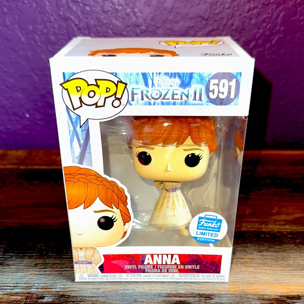 Funko POP! Disney Frozen 2 Anna #591 Funko Shop LTD. ED. NIB VAULTED